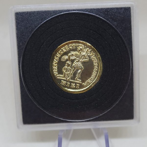 Kullatud Rooma talismanmünt