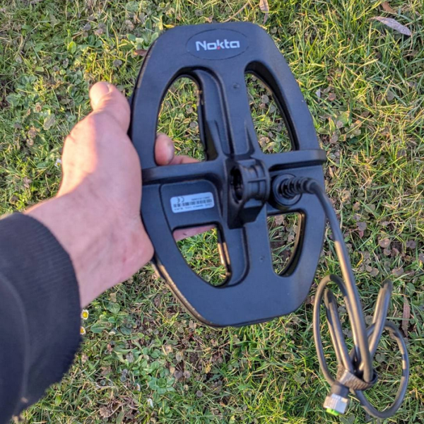 Otsimispool Nokta LD21