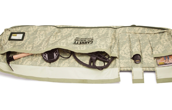 Universal detector carrying case – camo